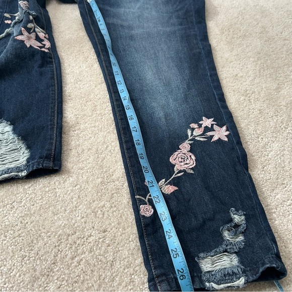 New York & Company Soho Jeans  Embroidered Jeans size 12 ankle - Picture 12 of 13